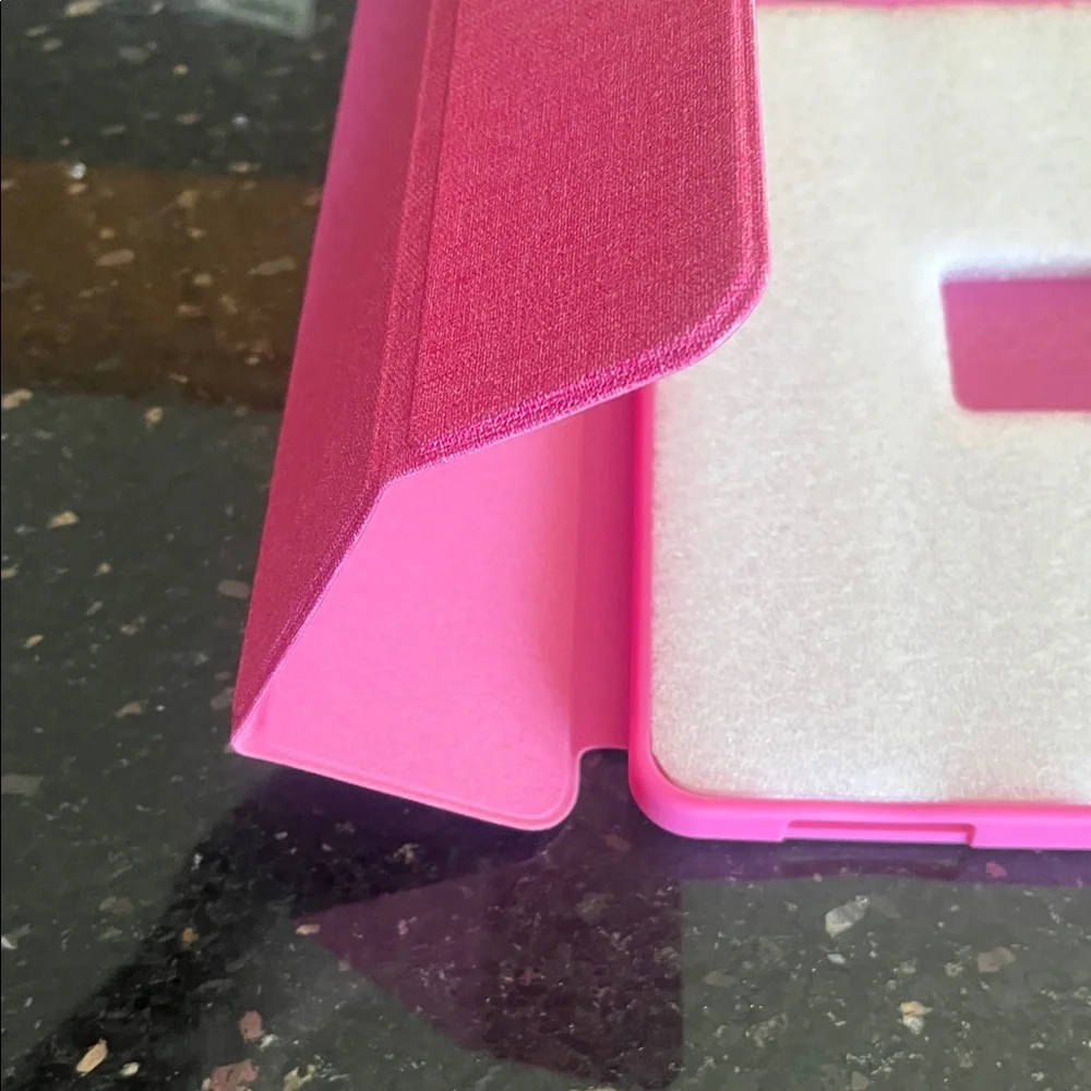 Soke Pink iPad/Tablet Cover - flexible front